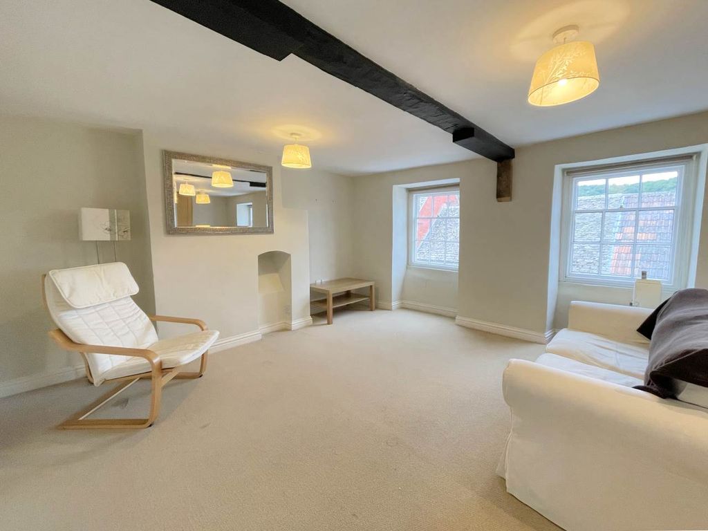 Property photo 2 of 7 16B Lounge