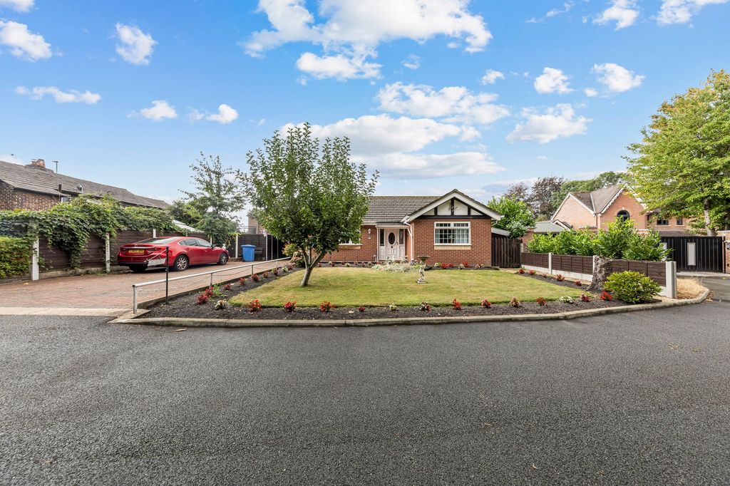 Property photo 1 of 21