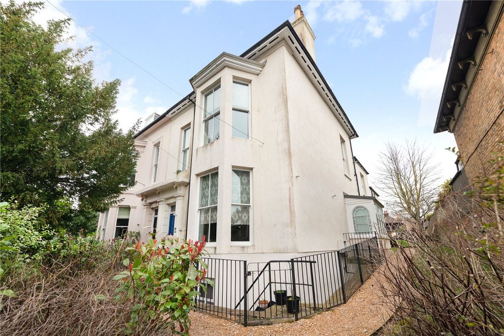 Property photo 1 of 9 Picture No. 17