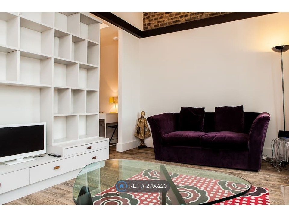 Property photo 3 of 16 Living Room