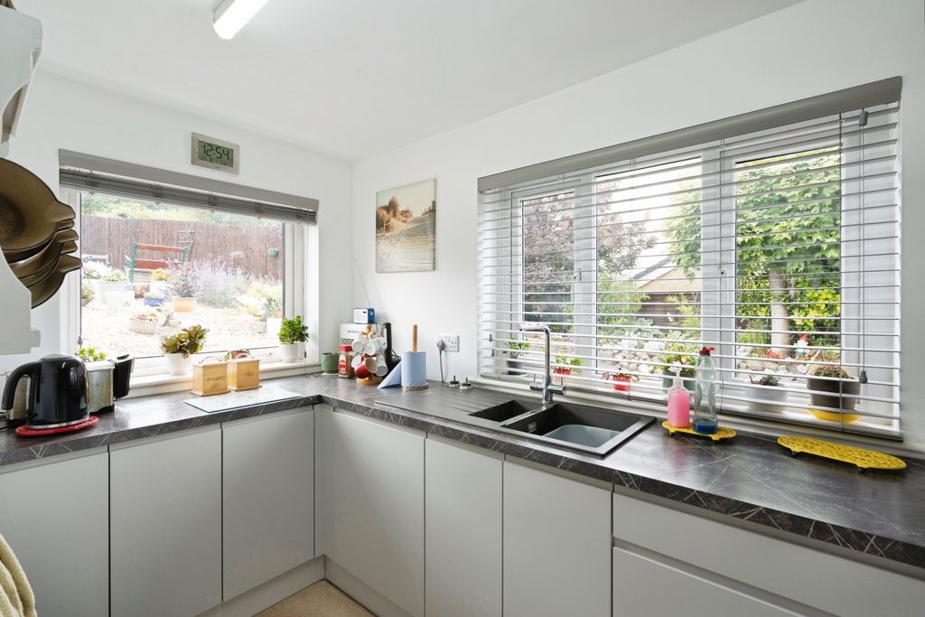 Property photo 3 of 17 Pbox-Img.Jpg