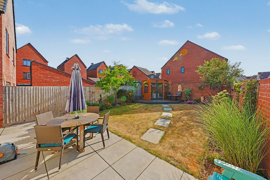 Property photo 2 of 39 Garden