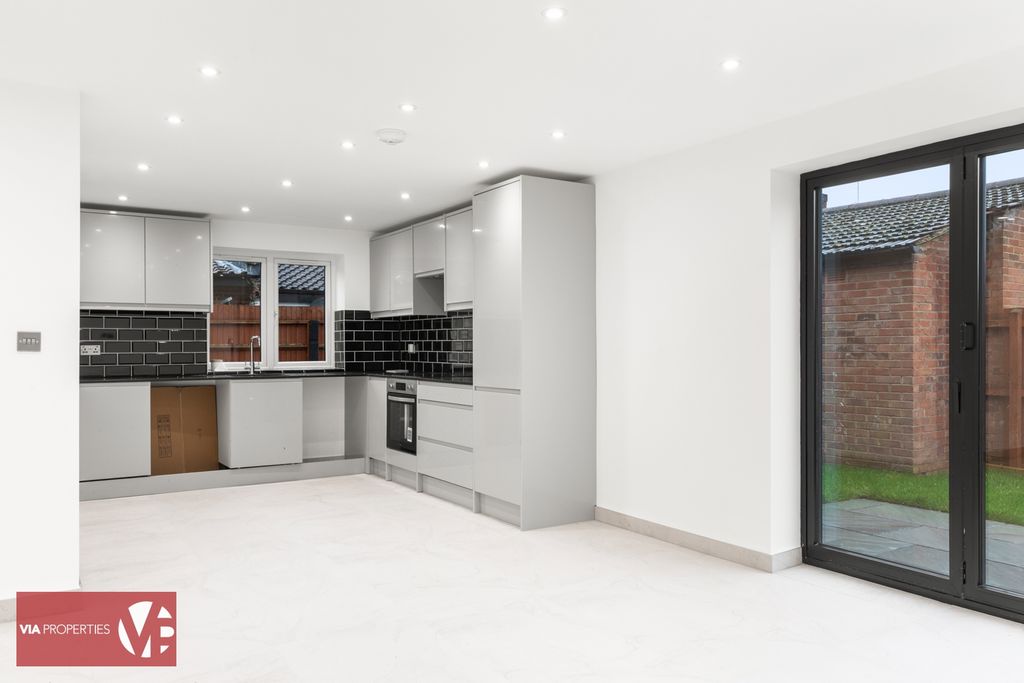 Property photo 2 of 28 Photo 21