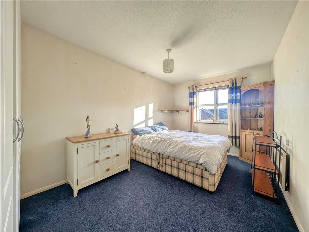 Property photo 2 of 7 Bedroom