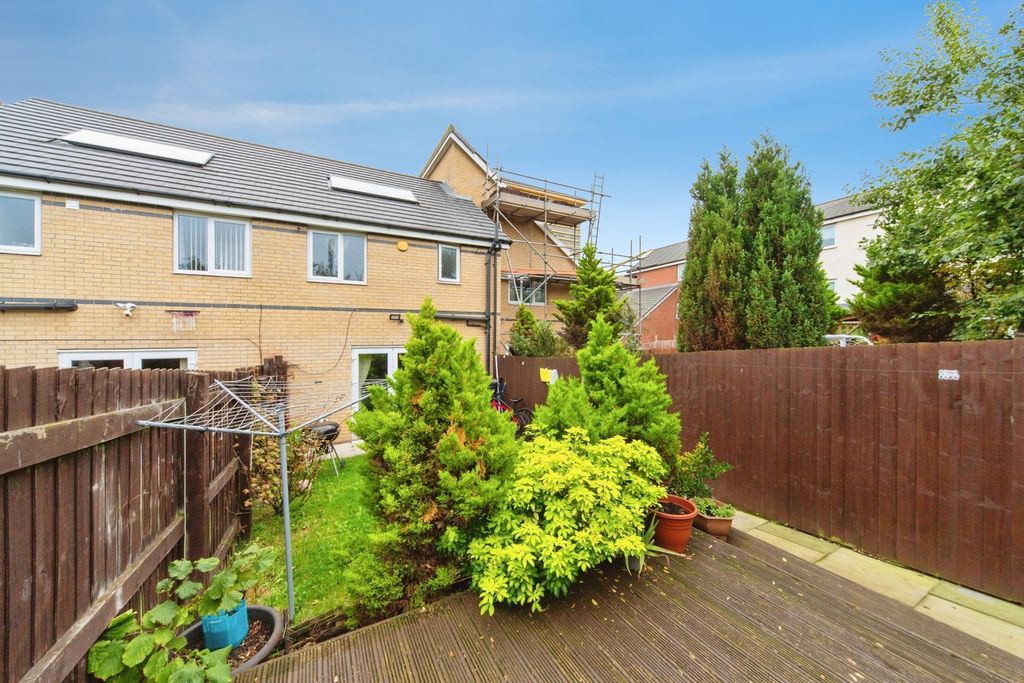 Property photo 3 of 23 Pbox-Img.Jpg