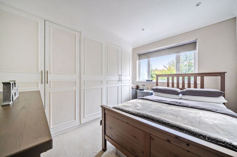 Property photo 1 of 17 Bedroom 1 Angle 2
