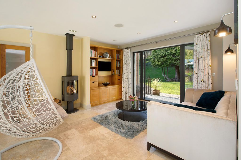 Property photo 3 of 31 Image