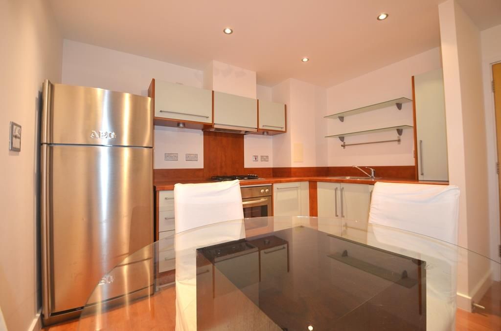 Property photo 3 of 11 Kitchen