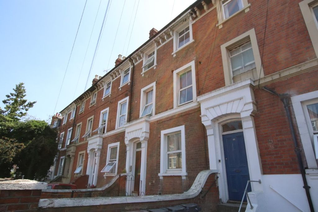 Property photo 1 of 8