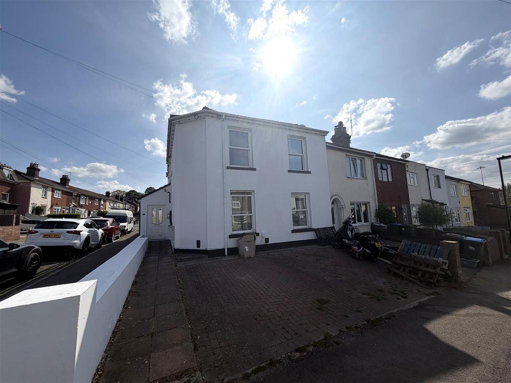 Property photo 1 of 5 c1.Jpg