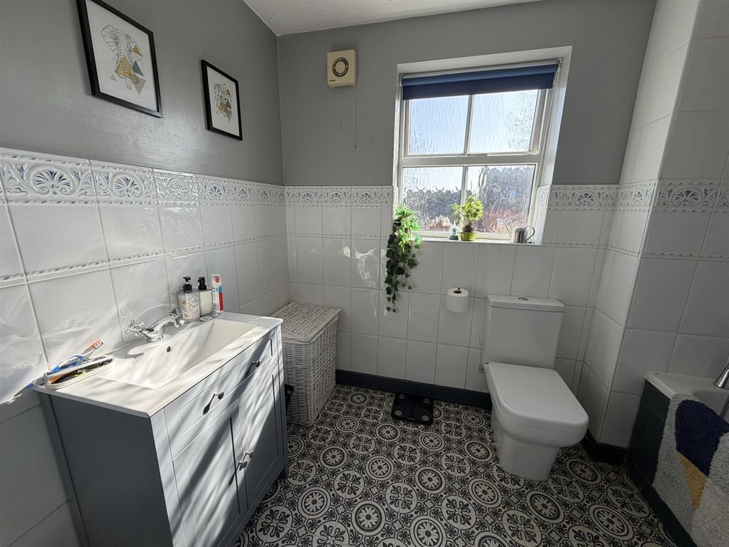 Additional image 17 of 5 bed property for saleNightingale Close, Daventry NN11
