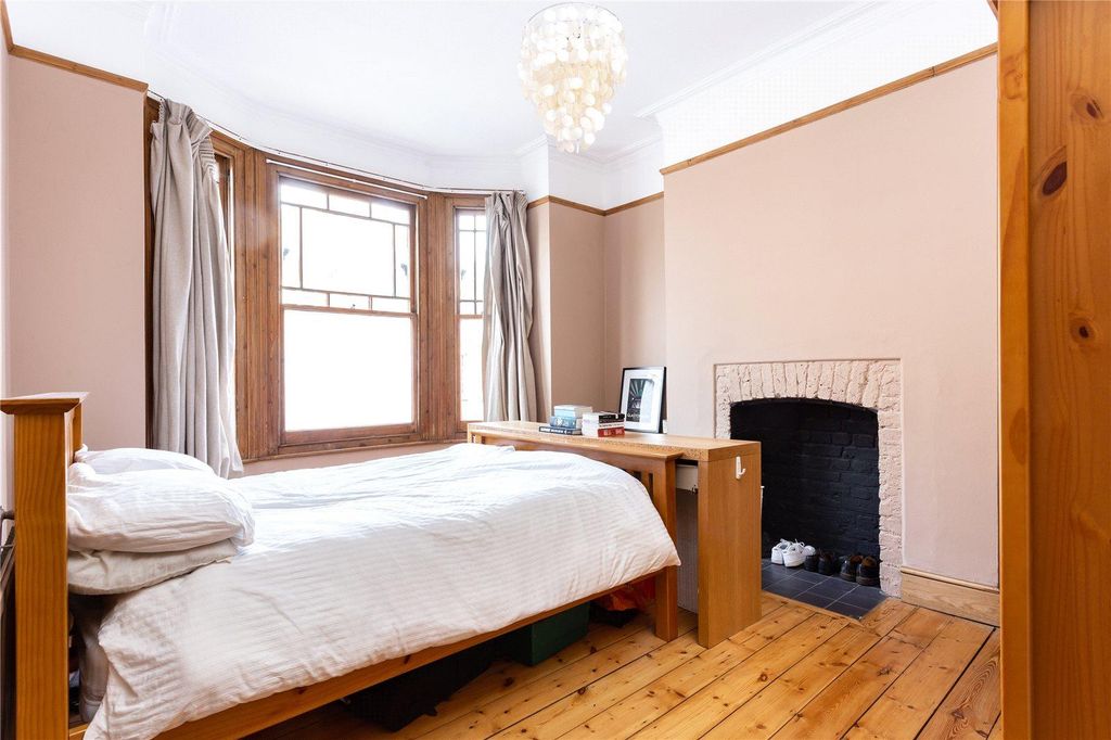 Property photo 2 of 7