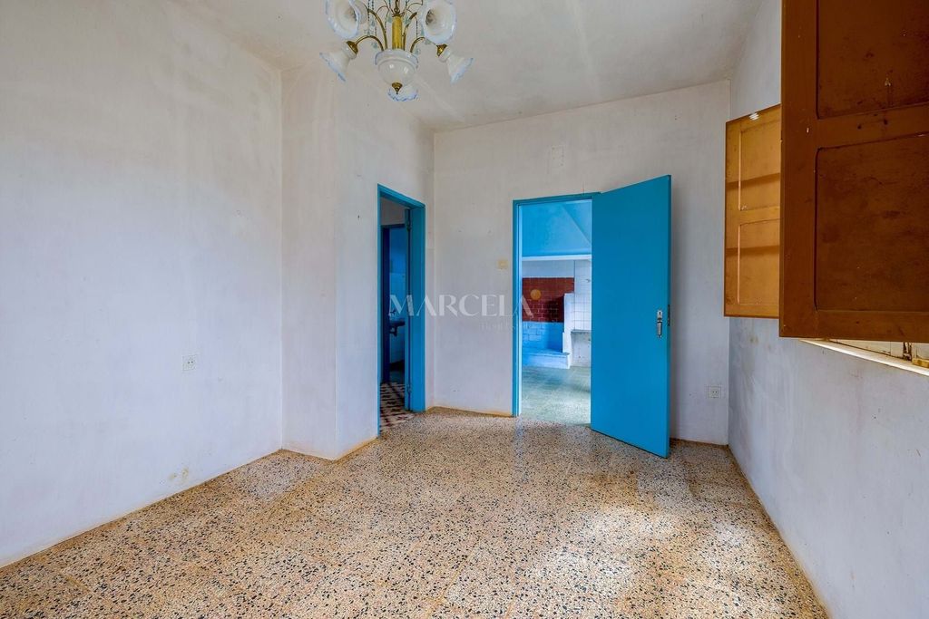 Property photo 3 of 33