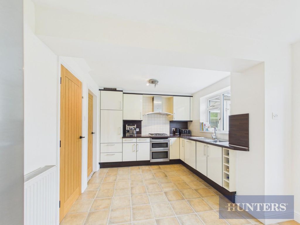 Property photo 3 of 20 Cam03444G0-Pr0139-Still008.Jpg