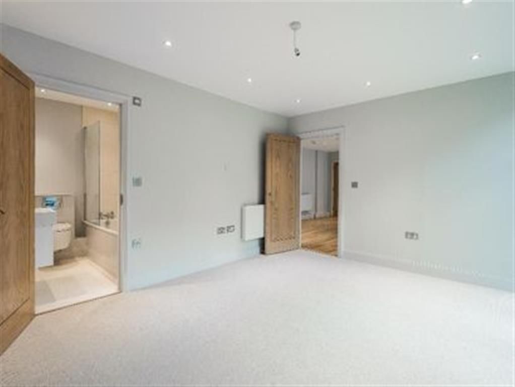 Property photo 3 of 6 Bedroom