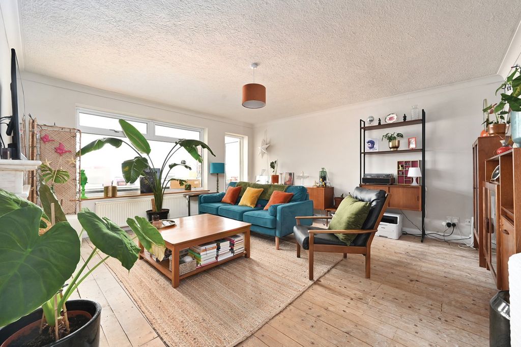 Property photo 2 of 29 Picture No. 40