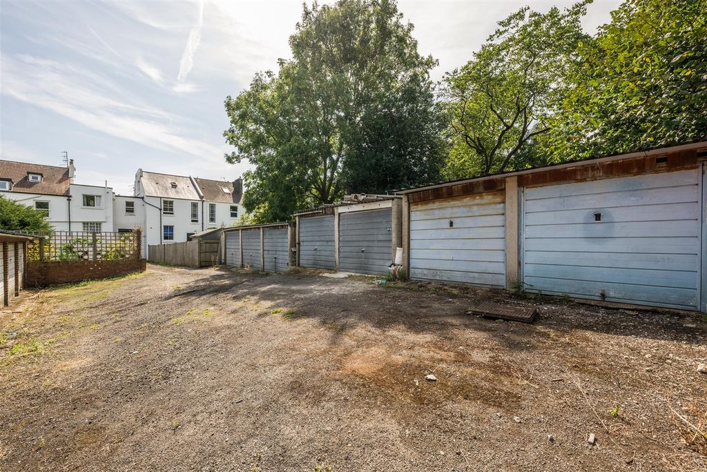 Property photo 2 of 11 Clermont Road Garages-4.Jpg