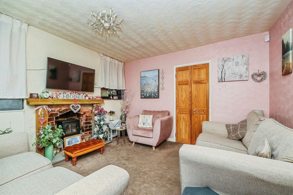 Property photo 3 of 19