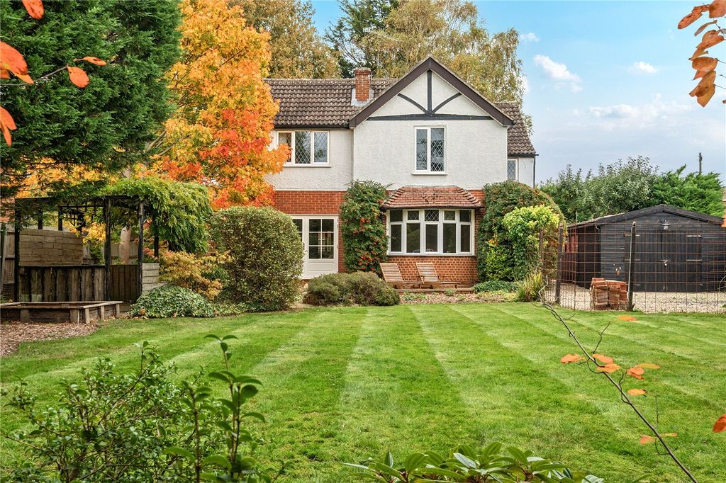 Property photo 1 of 37 Picture No. 14