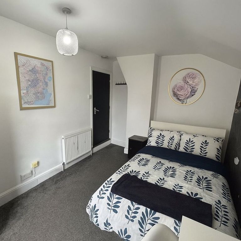 Property photo 2 of 6 Photo 4