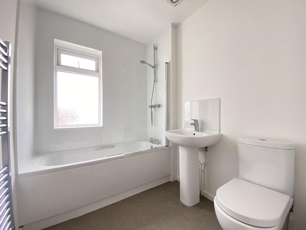 Property photo 3 of 6 Bathroom