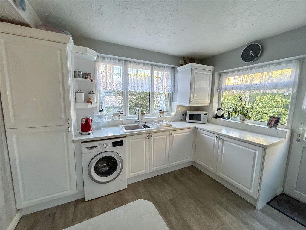 Property photo 3 of 24 Kitchen