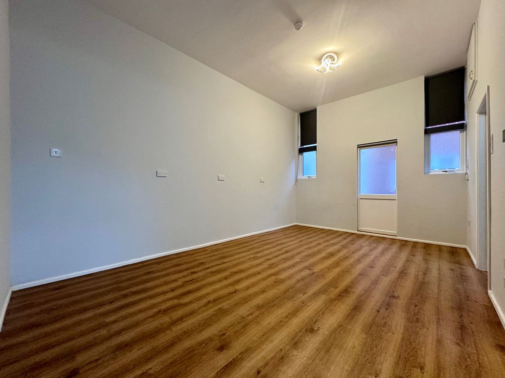 Property photo 2 of 7 2
