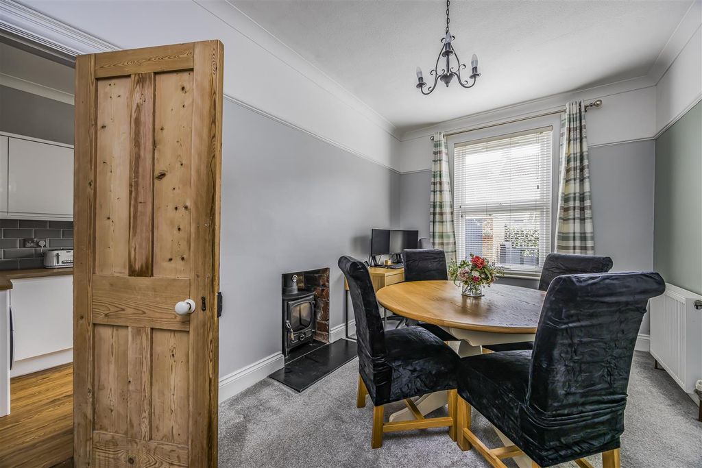 Property photo 3 of 16 79 Folkestone Road, Portsmouth-Porticomarketing-So