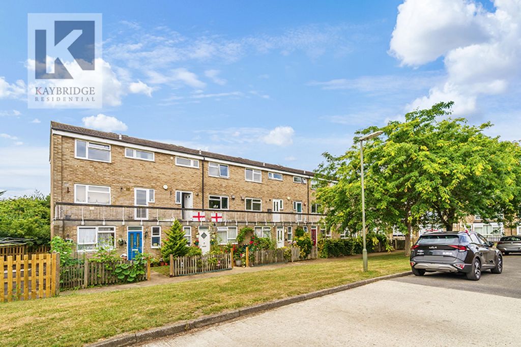 Property photo 1 of 8 Curtis Road, Epsom - Kt19 0Lh