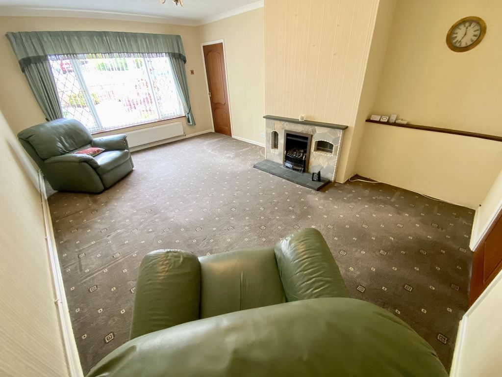 Property photo 2 of 13 Lounge