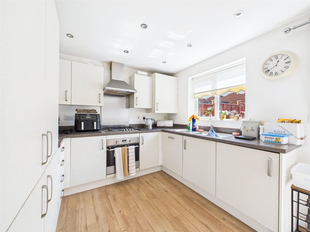 Property photo 3 of 11 Picture No. 10
