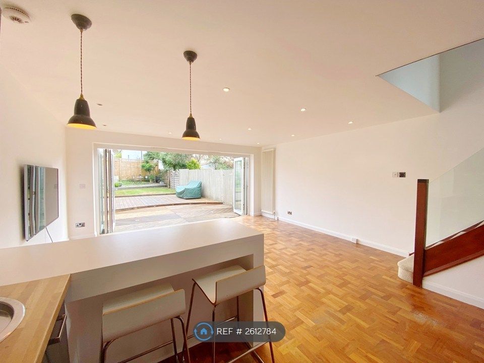 Property photo 3 of 13 Dining / Living