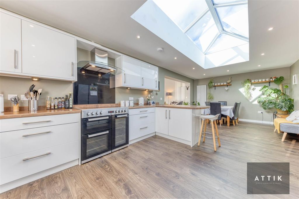 Property photo 3 of 51 Attik-15.Jpg