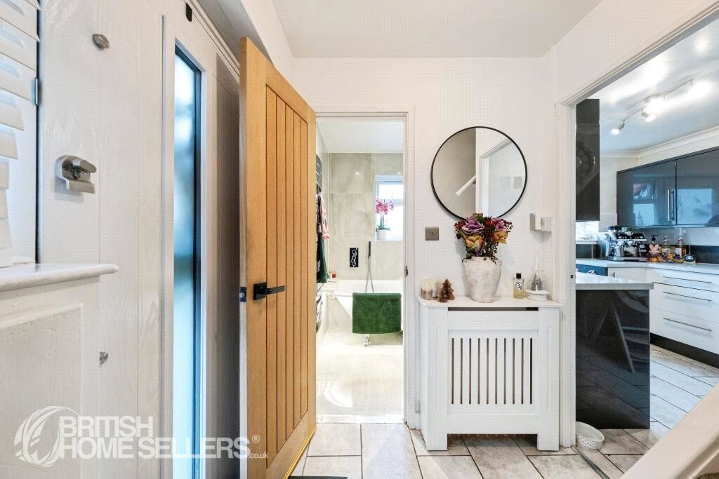 Property photo 2 of 20 Picture No. 16