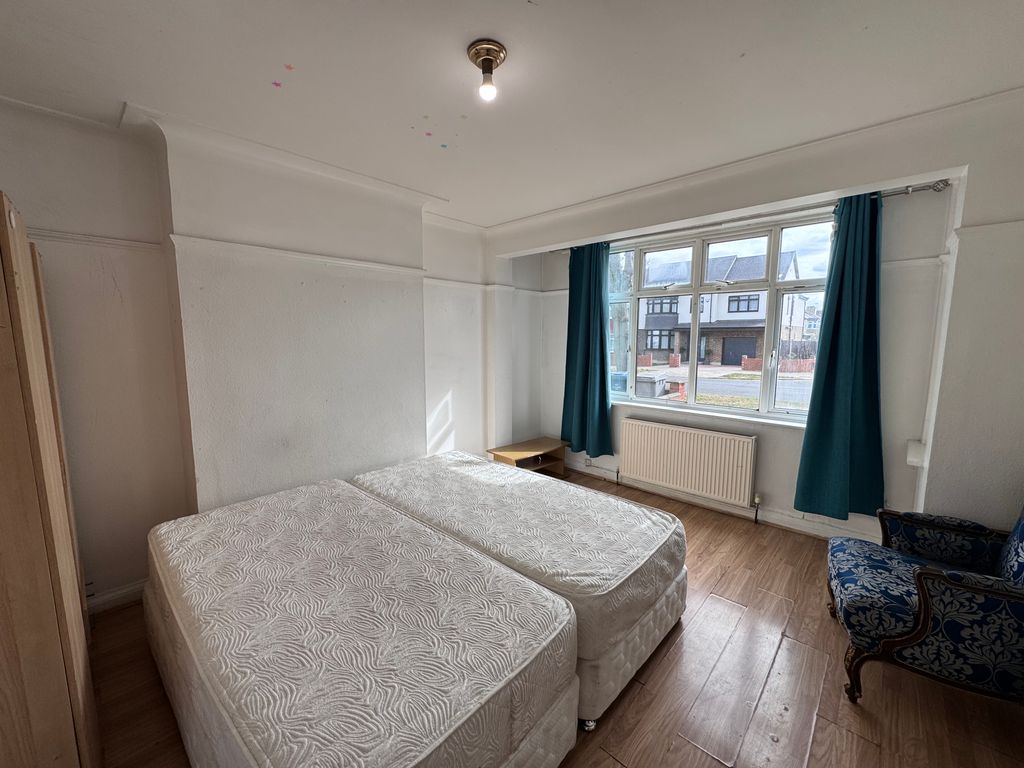 Property photo 1 of 4