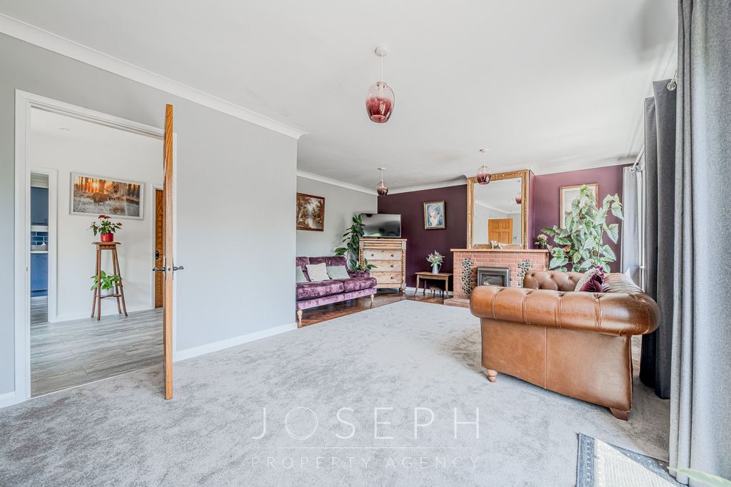 Property photo 3 of 41