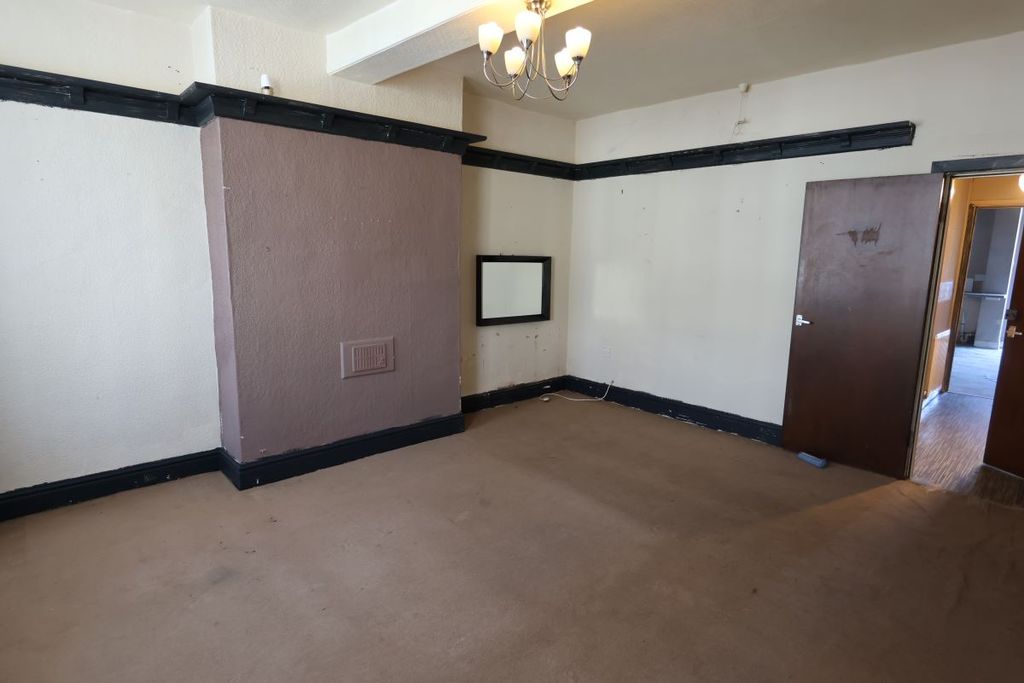 Property photo 3 of 38