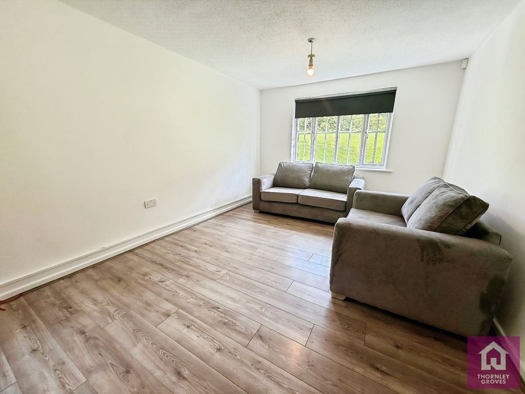Property photo 2 of 9 Picture No. 18
