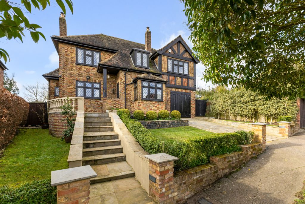 Property photo 1 of 24