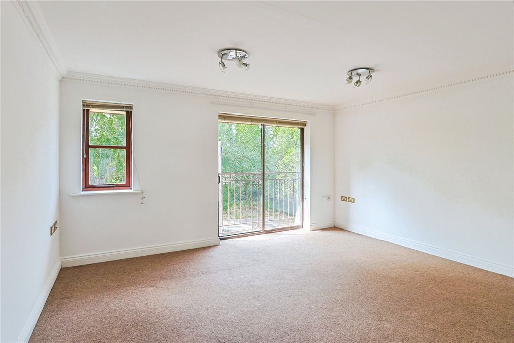 Property photo 2 of 13 Picture No. 01