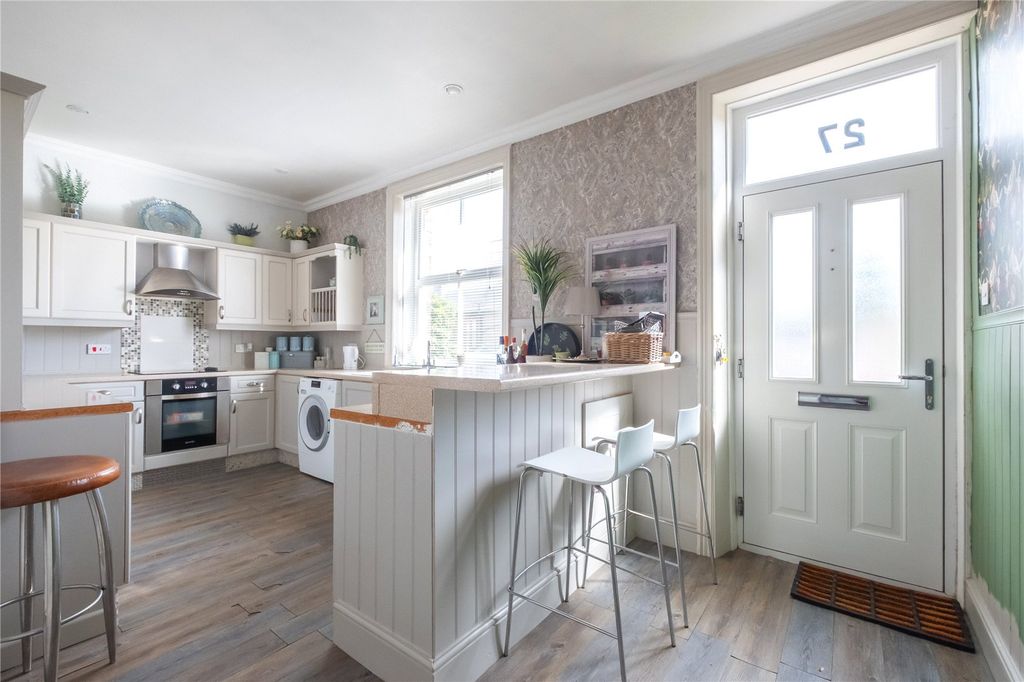 Property photo 3 of 20 Kitchen