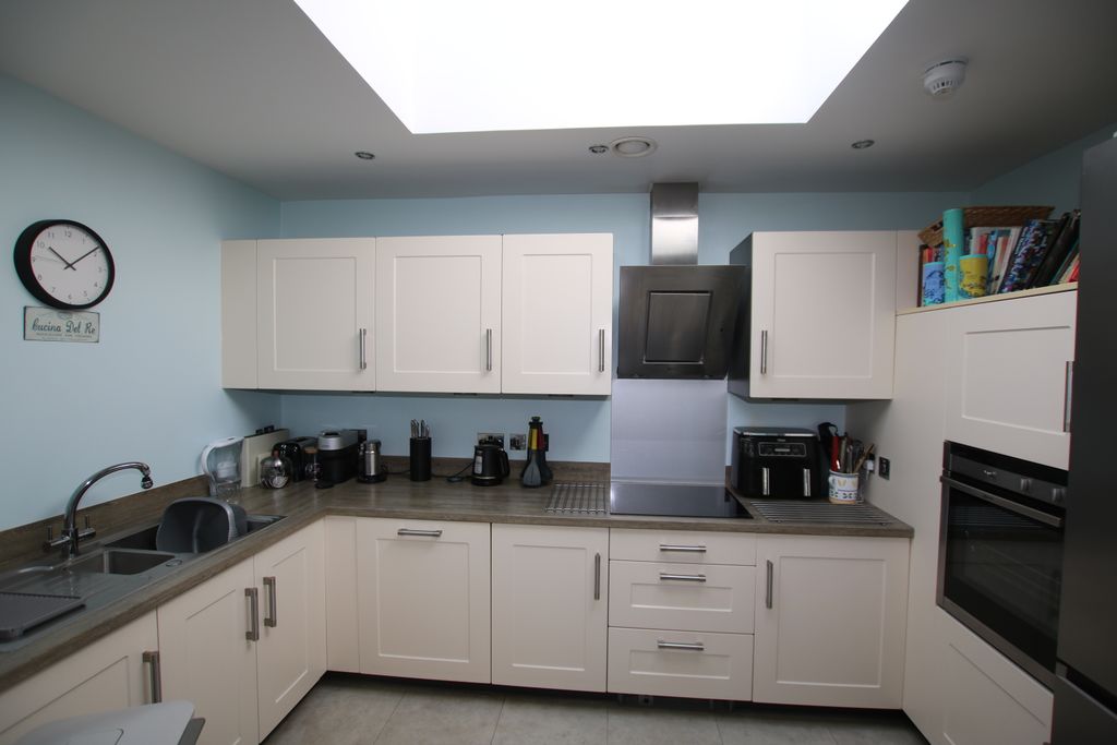 Property photo 2 of 10 23Maynardi
