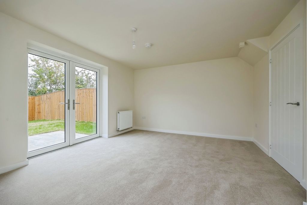 Property photo 3 of 21 Photo