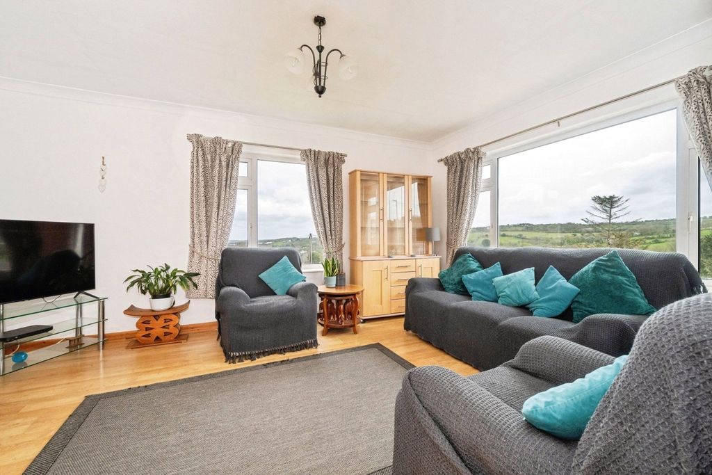 Property photo 2 of 14 Pbox-Img.Jpg