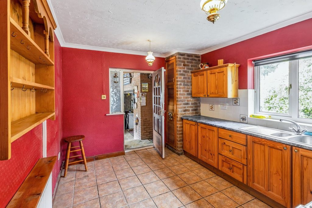 Property photo 3 of 20