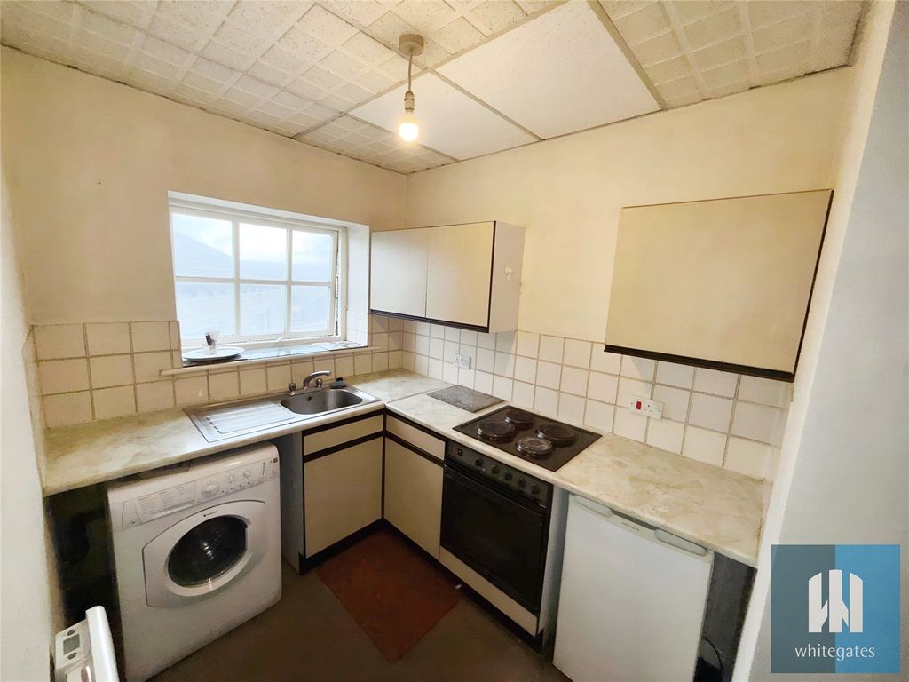 Property photo 2 of 6 Picture No. 14