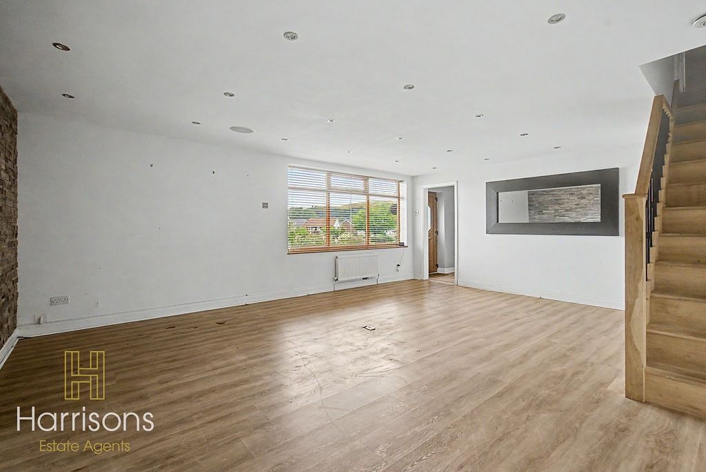 Property photo 2 of 23 5354951