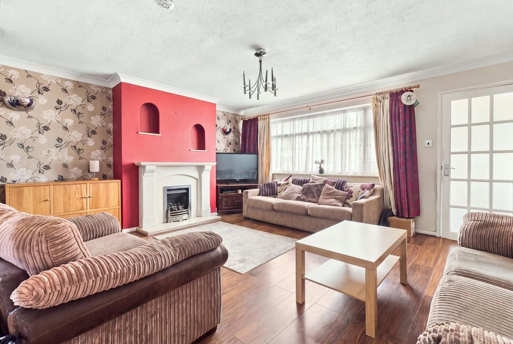 Property photo 2 of 14