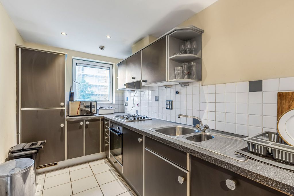 Property photo 3 of 5 Picture No. 14