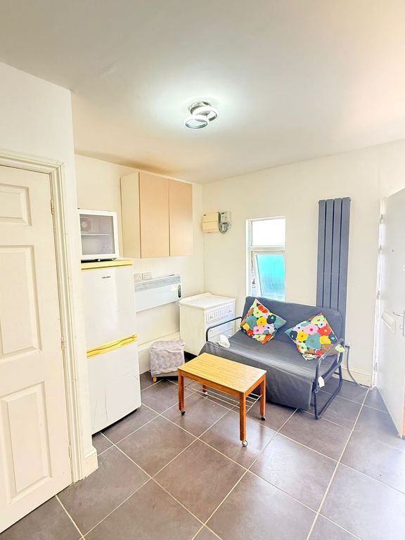 Property photo 1 of 4